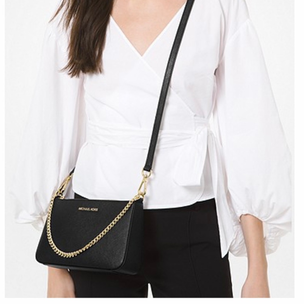 Gently Used Michael Kors Jet Set Saffiano Leather Bag!